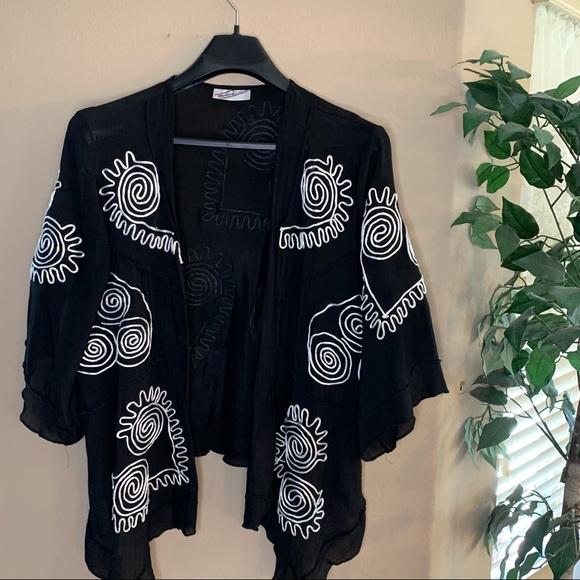 SterlingStyles  Black open front overblouse with white piping design - Picture 2 of 5